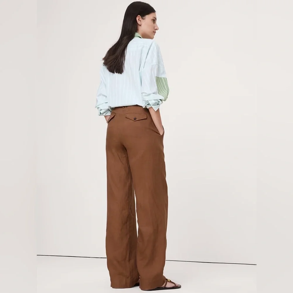 Banana Republic pant hip